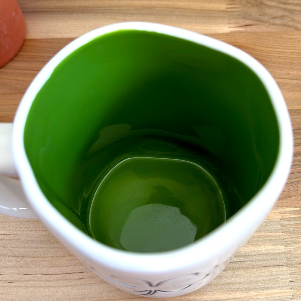 ❗️RAE DUNN KISS ME / CLOVER ST PATRICKS MODERN FARMHOUSE COFFEE TEA MUG - Picture 4 of 5